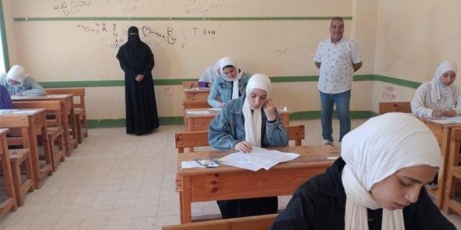 وفاة
      مراقب
      خلال
      امتحانات
      الدبلومات
      بالبحيرة..
      ونقابة
      المعلمين
      توجه
      بصرف
      مستحقاته
      المالية - نجد الاخبارية