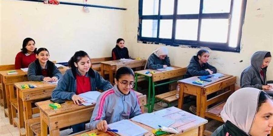 توزيع
      درجات
      امتحانات
      الشهادة
      الإعدادية
      2025..
      المجموع
      الكلي
      280
      درجة - نجد الاخبارية