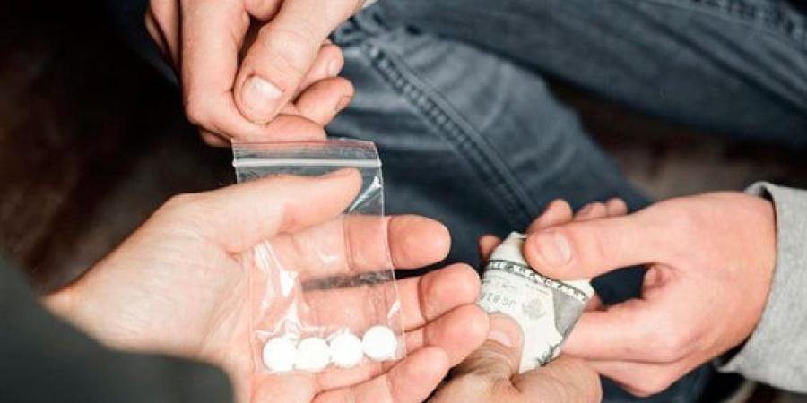 إحالة
      المتهمين
      بترويج
      المواد
      المخدرة
      فى
      السلام
      للجنايات - نجد الاخبارية