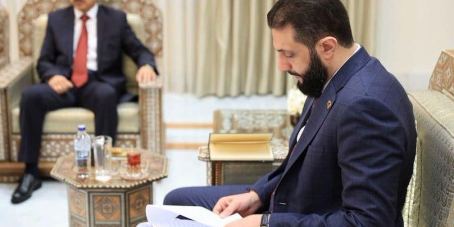 دمشق
      وتل
      أبيب
      تواصلان
      المحادثات - نجد الاخبارية